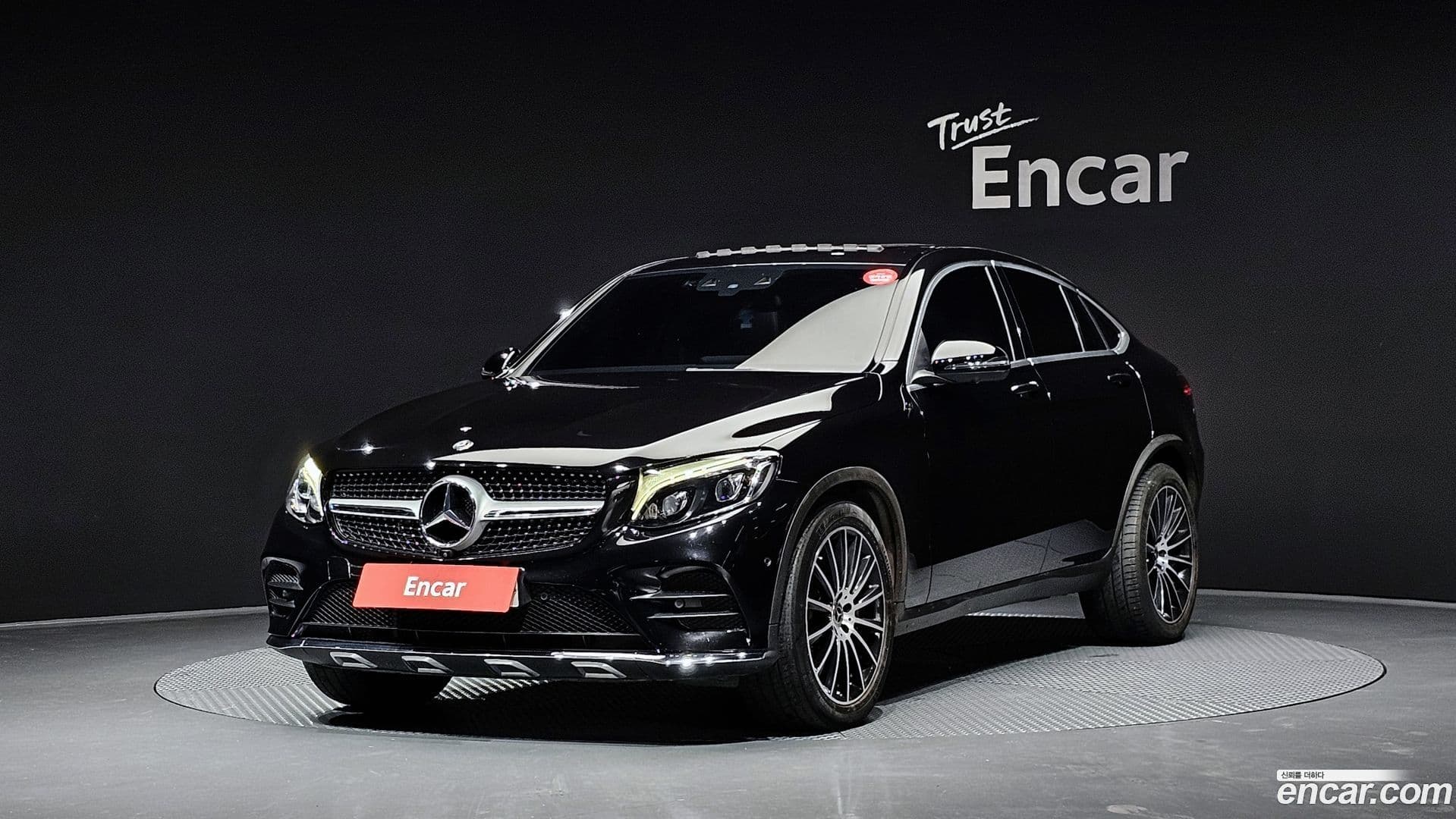 Main__Slider__Photo:GLC-Class Mercedes-Benz 2019.5-0