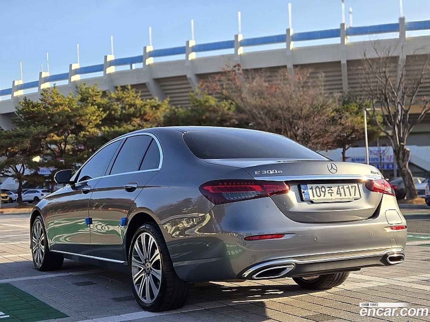 E-Class Mercedes-Benz 2022.11-OUTER-004