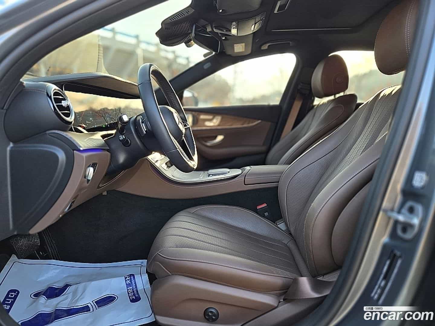 E-Class Mercedes-Benz 2022.11-OPTION-022