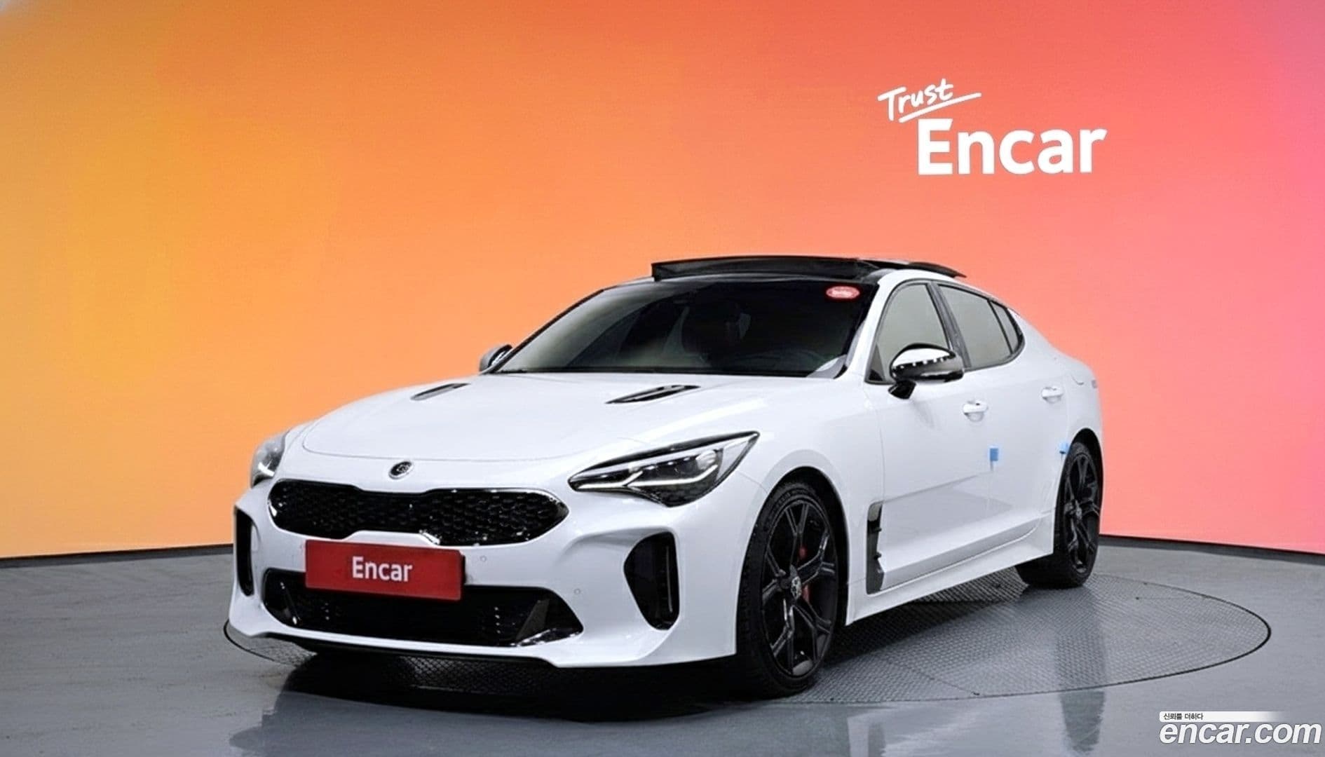 Main__Slider__Photo:Stinger Kia 2020.4-0
