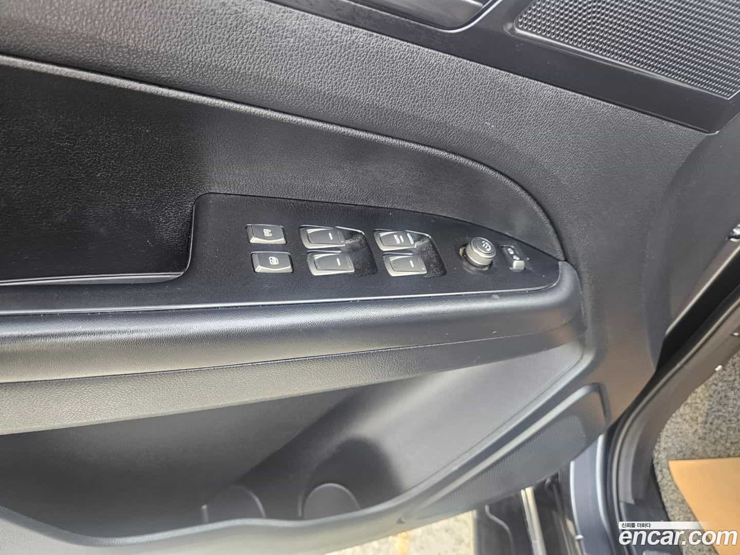 Rexton KG Mobility 2020.4-INNER-007