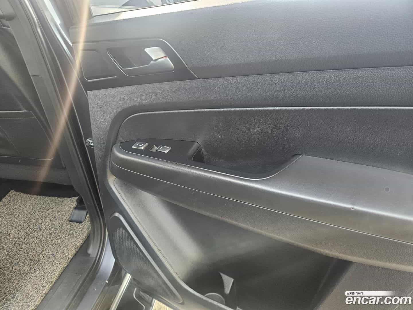 Rexton KG Mobility 2020.4-INNER-008