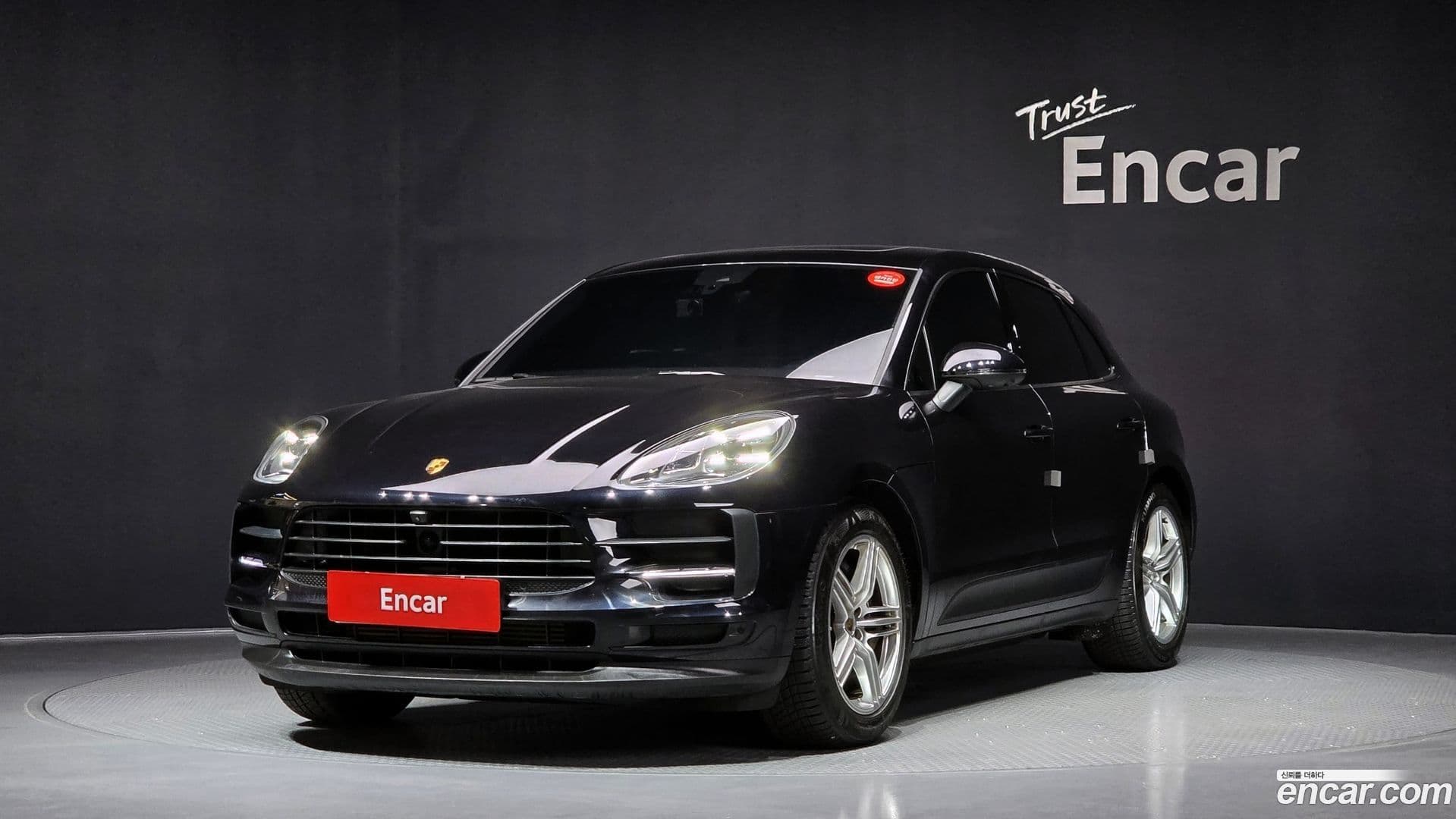 Main__Slider__Photo:Macan Porsche 2019.11-0