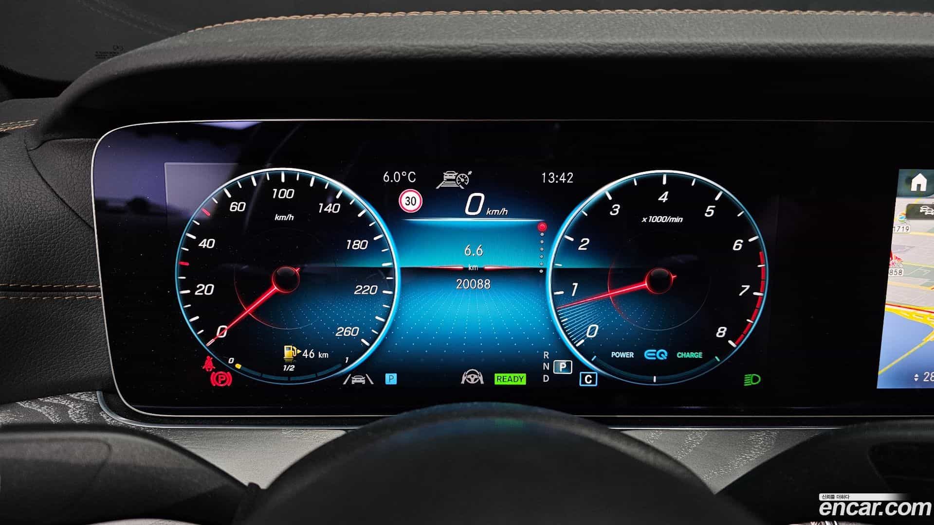 E-Class Mercedes-Benz 2022.3-INNER-008
