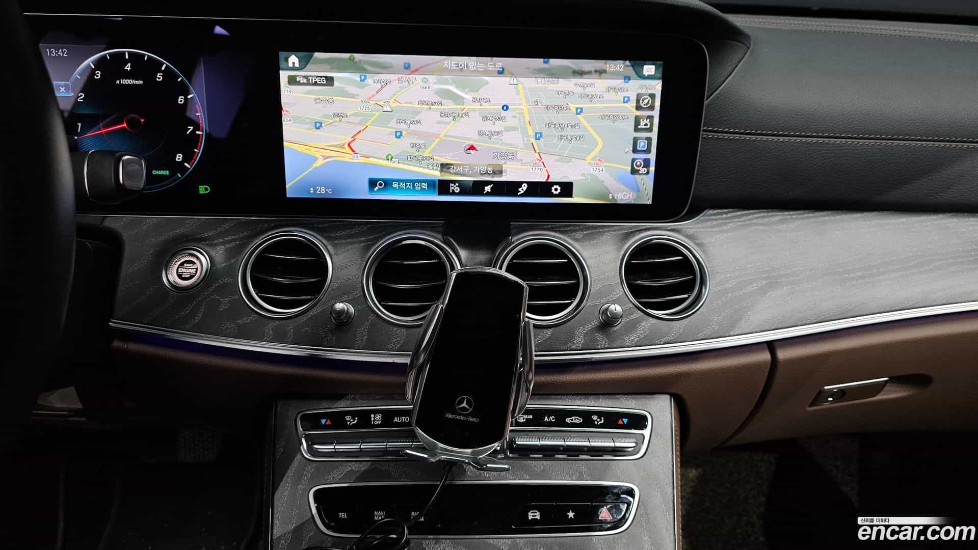 E-Class Mercedes-Benz 2022.3-OPTION-018