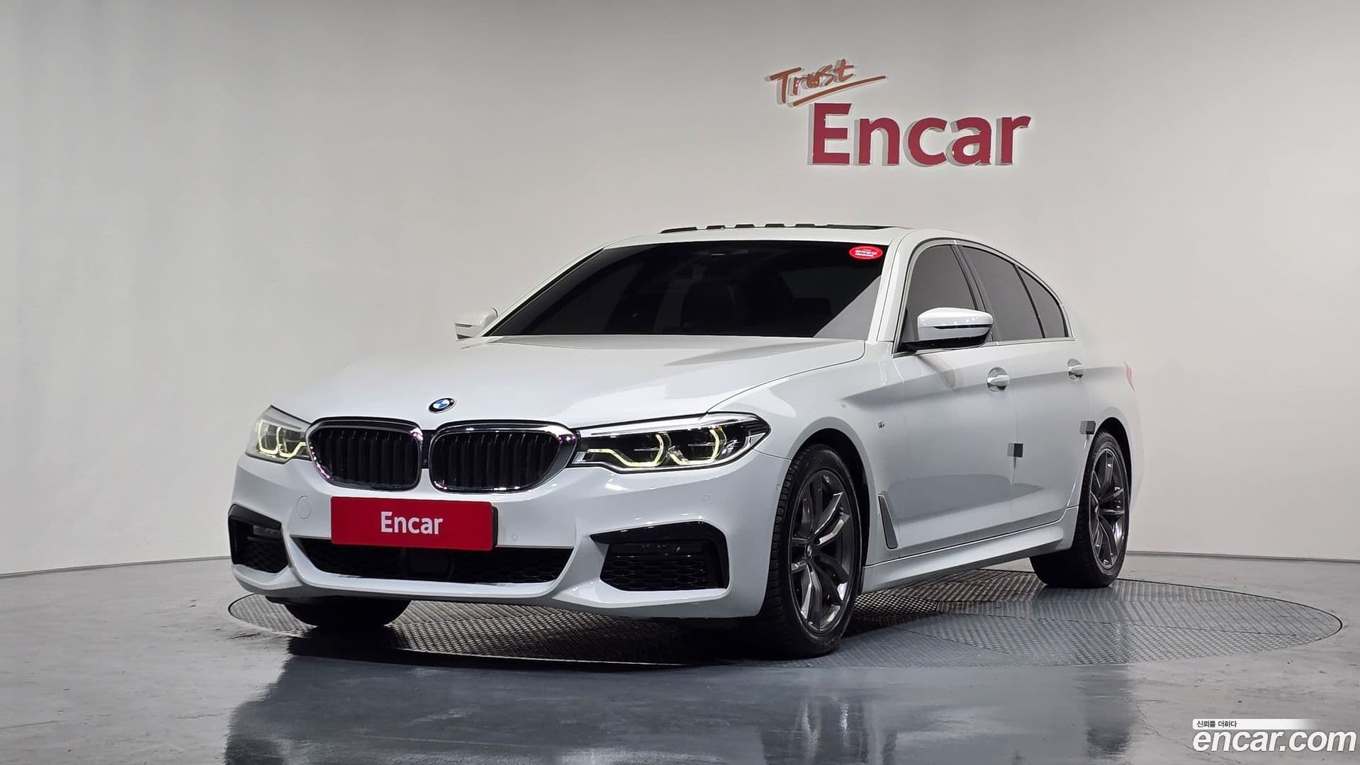 Main__Slider__Photo:5-Series BMW 2019.7-0