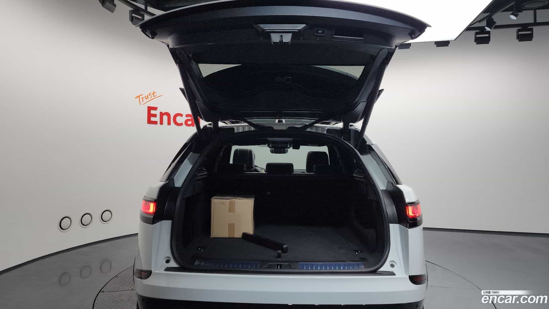 Range Rover Velar Land Rover 2022.8-OPTION-024