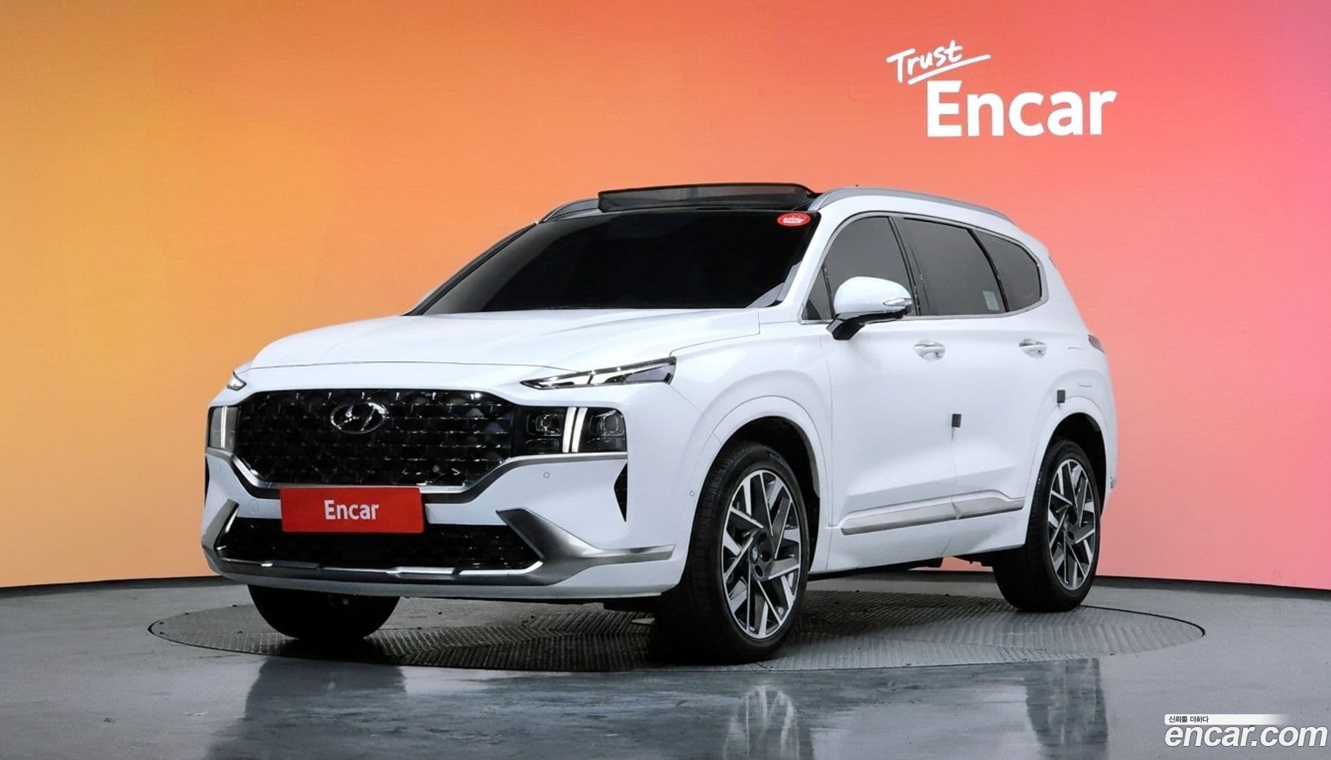 Main__Slider__Photo:Santafe Hyundai 2022.9-0