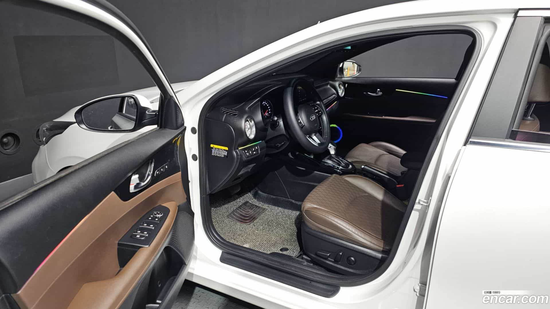 K3 Kia 2021.0-INNER-010