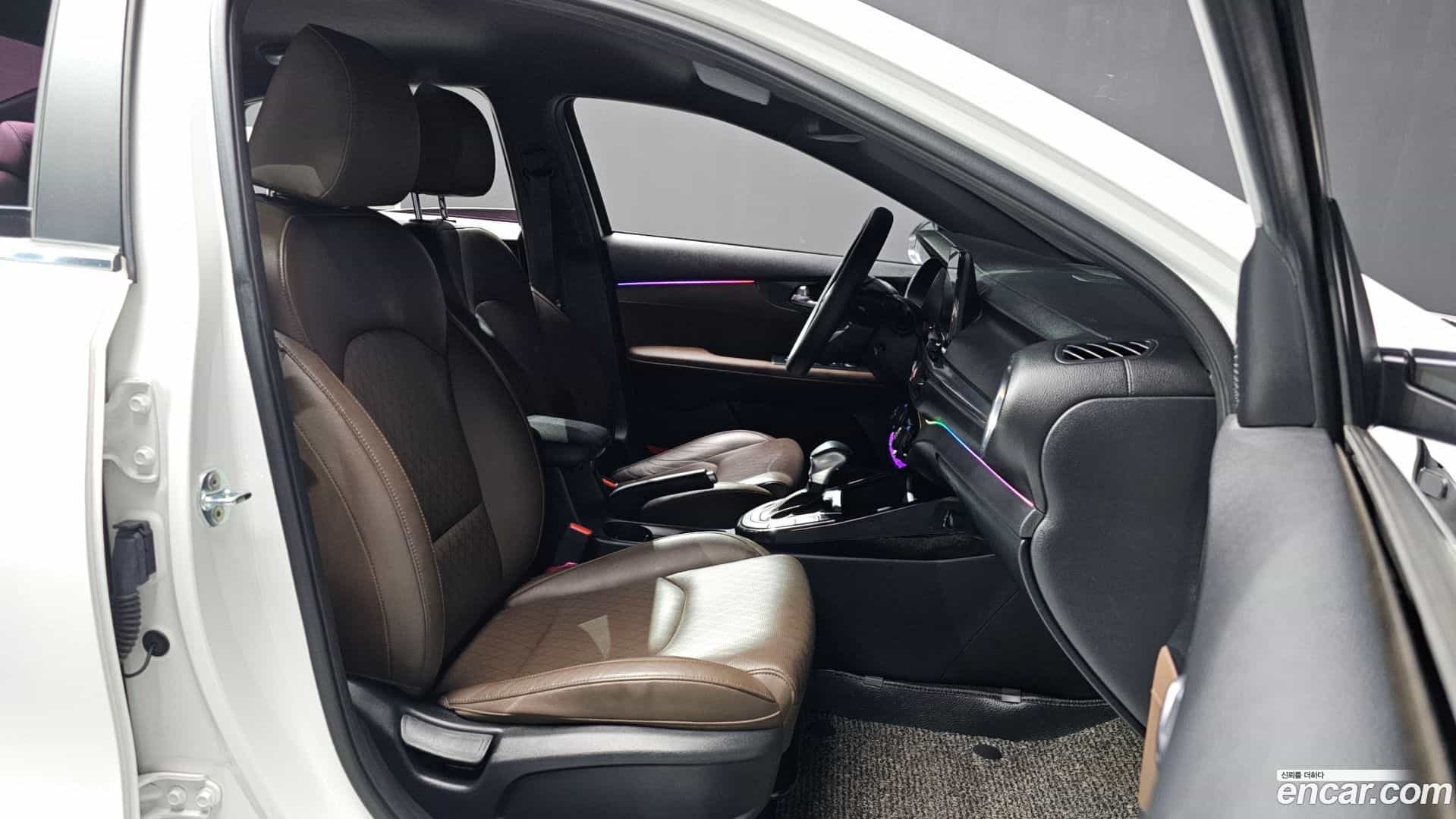 K3 Kia 2021.0-OPTION-015