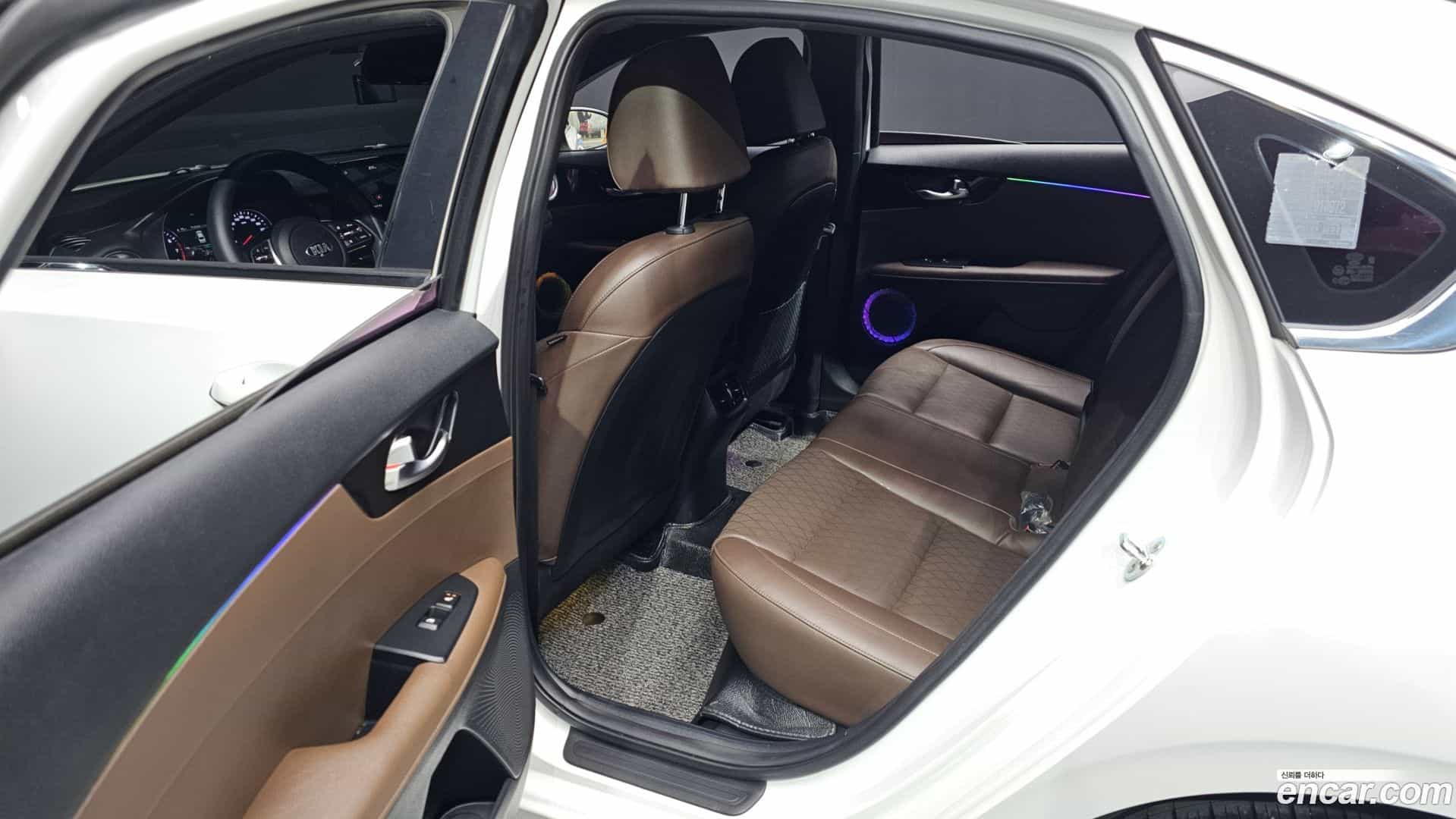 K3 Kia 2021.0-OPTION-017