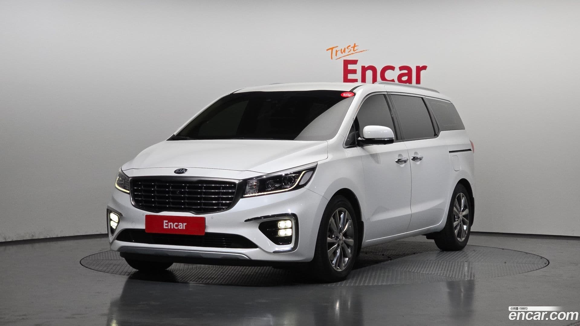 Main__Slider__Photo:Canival Kia 2019.1-0