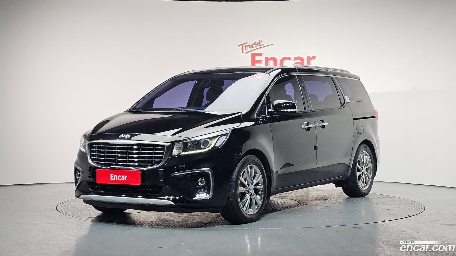 Main__Slider__Photo:Canival Kia 2019.0-0