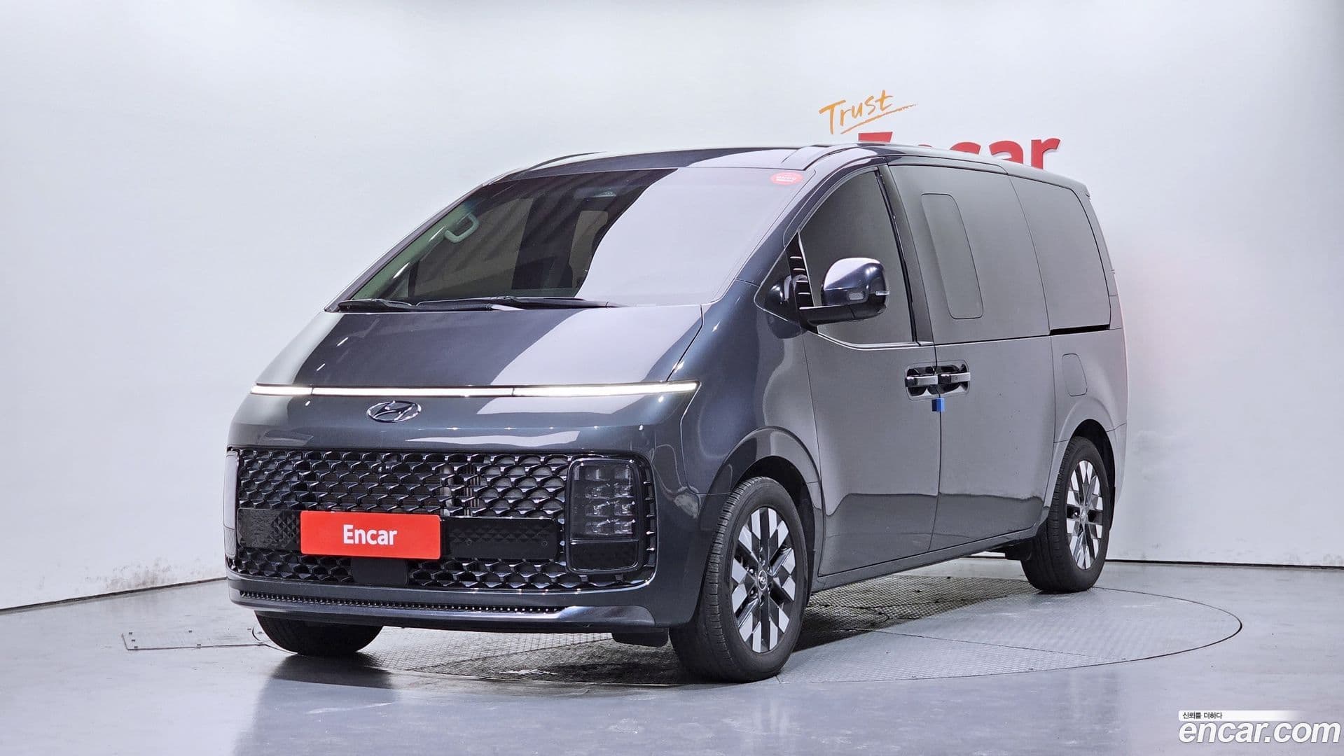 Main__Slider__Photo:Staria Hyundai 2022.9-0