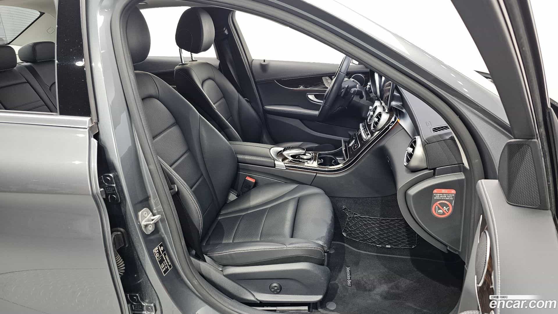 C-Class Mercedes-Benz 2018.3-OPTION-016