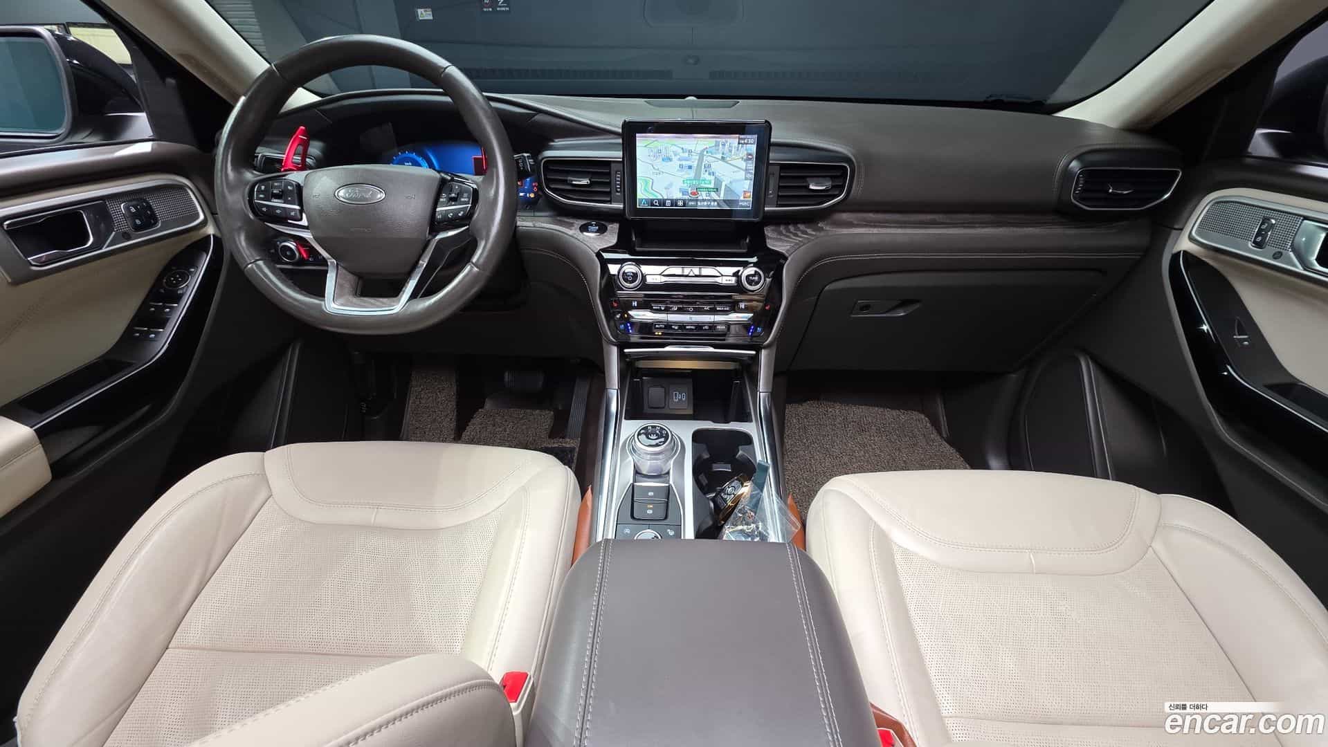 Explorer Ford 2021.11-INNER-007