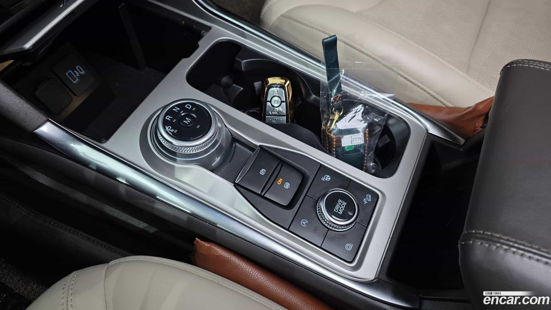 Explorer Ford 2021.11-INNER-009