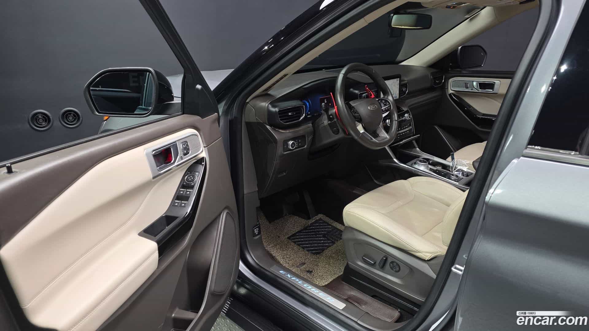 Explorer Ford 2021.11-INNER-010