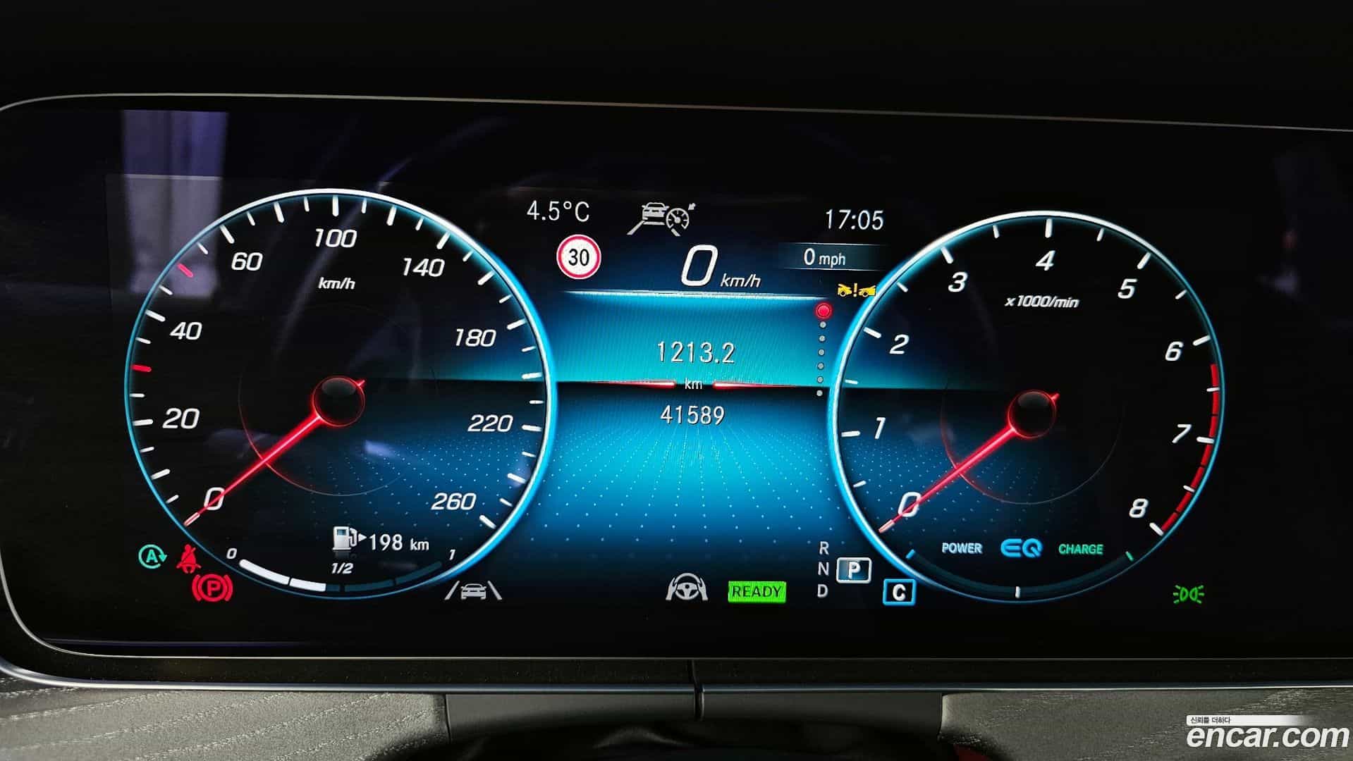 CLS-Class Mercedes-Benz 2023.4-INNER-008