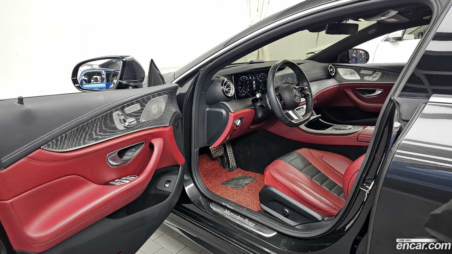 CLS-Class Mercedes-Benz 2023.4-INNER-010