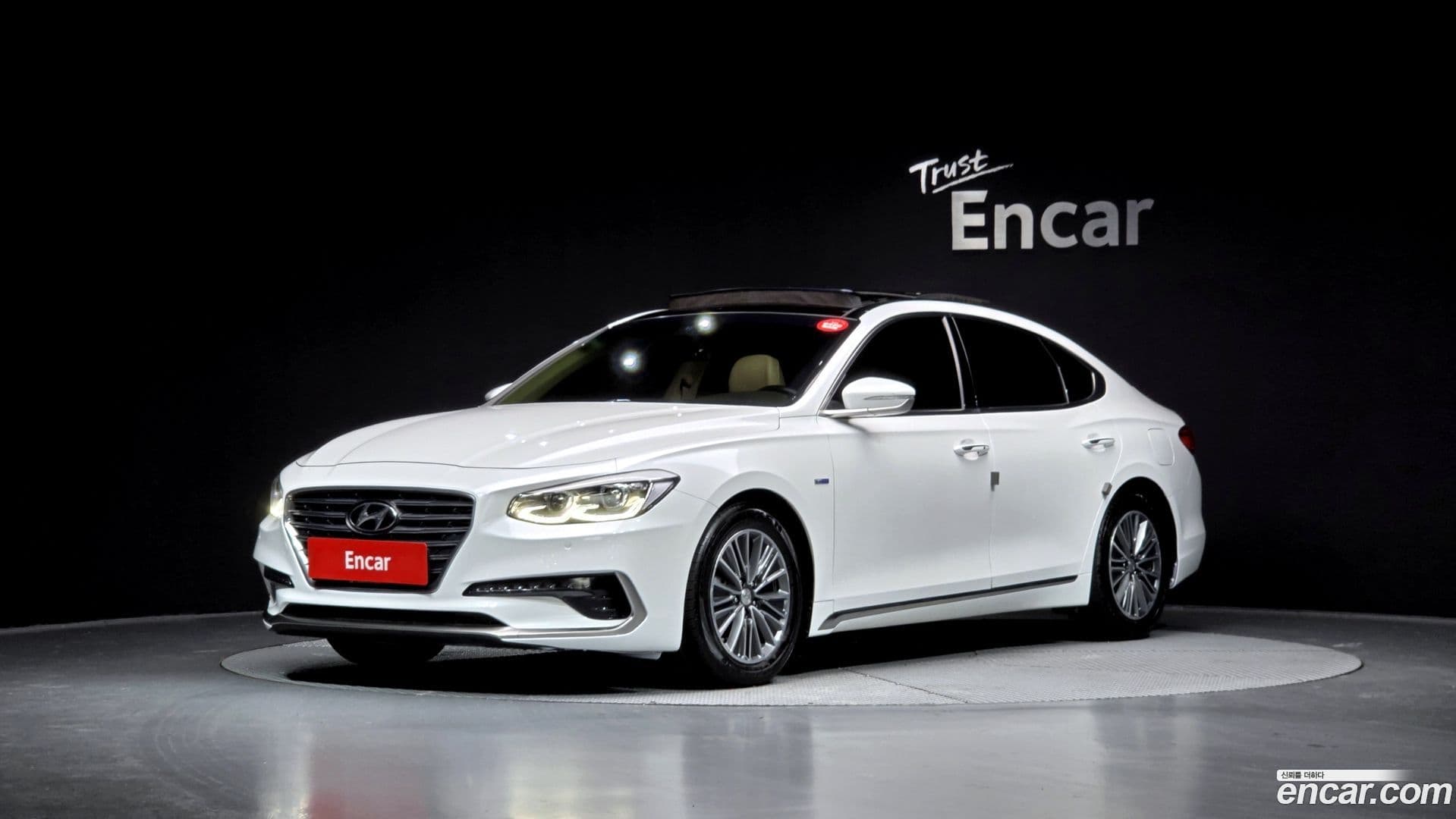 Main__Slider__Photo:Grandeur Hyundai 2017.5-0