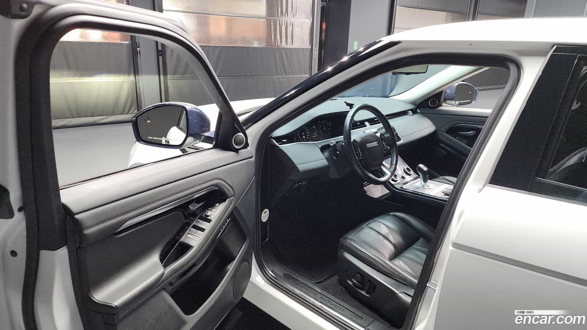 Range Rover Evoque Land Rover 2020.1-INNER-010