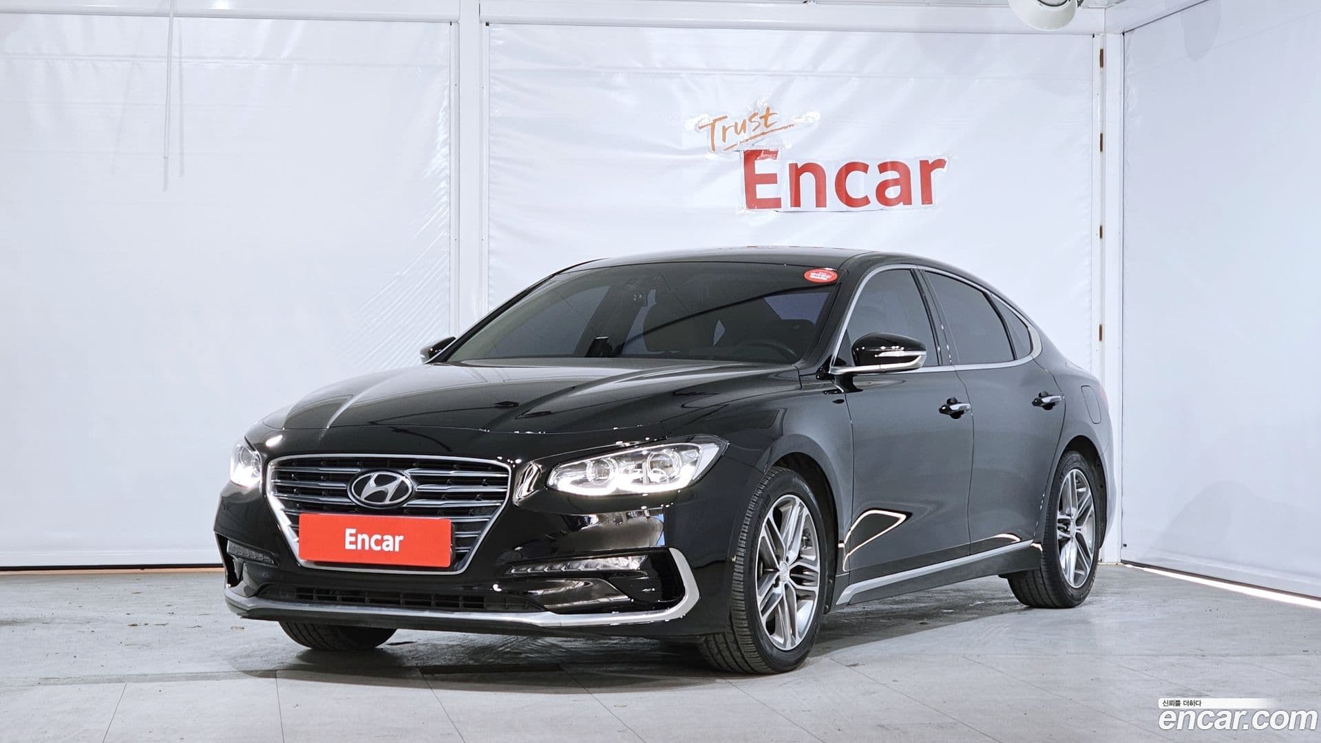 Main__Slider__Photo:Grandeur Hyundai 2017.4-0