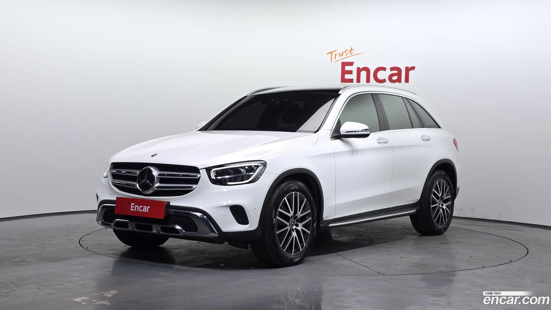 Main__Slider__Photo:GLC-Class Mercedes-Benz 2021.2-0