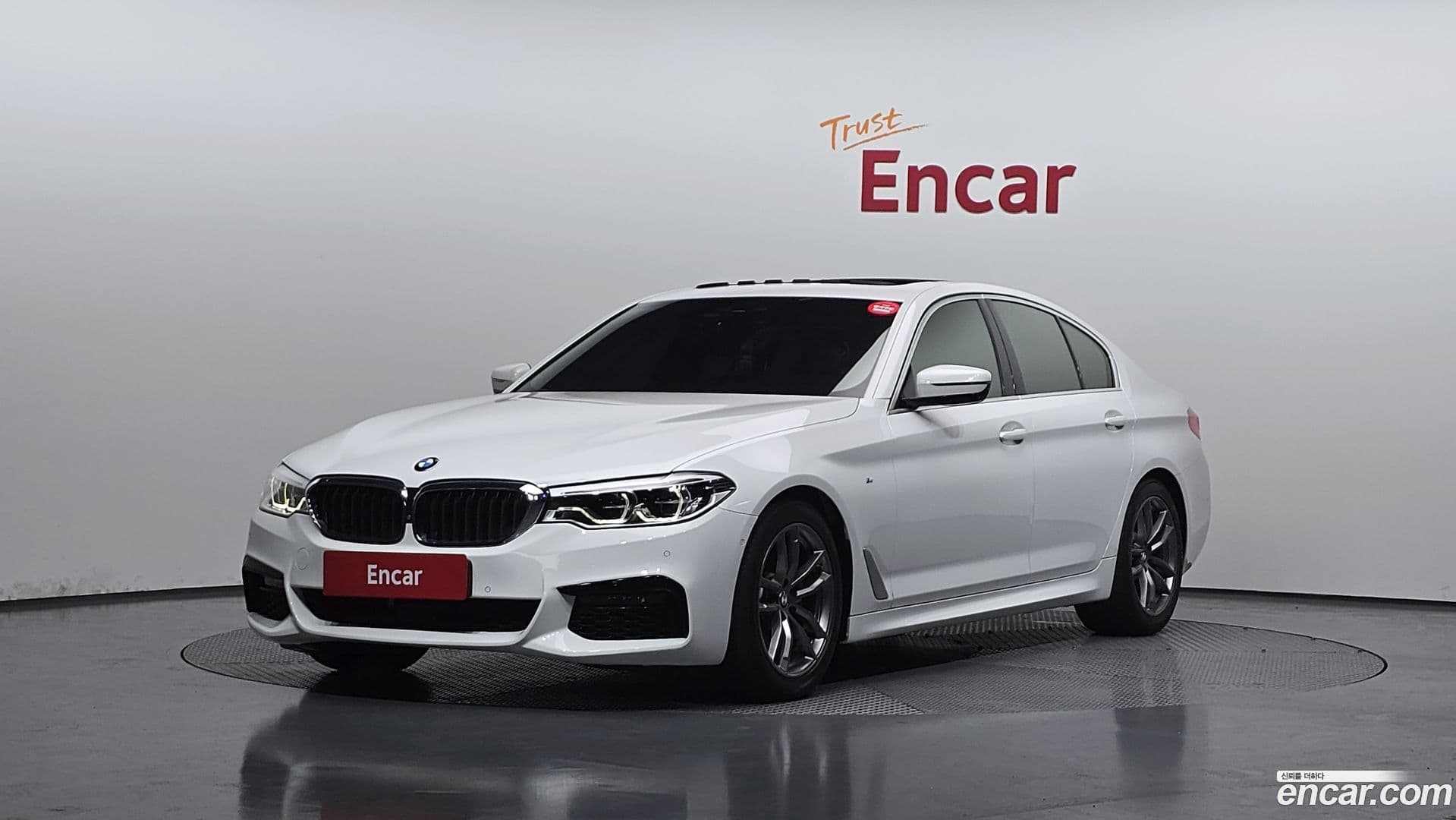 Main__Slider__Photo:5-Series BMW 2019.7-0