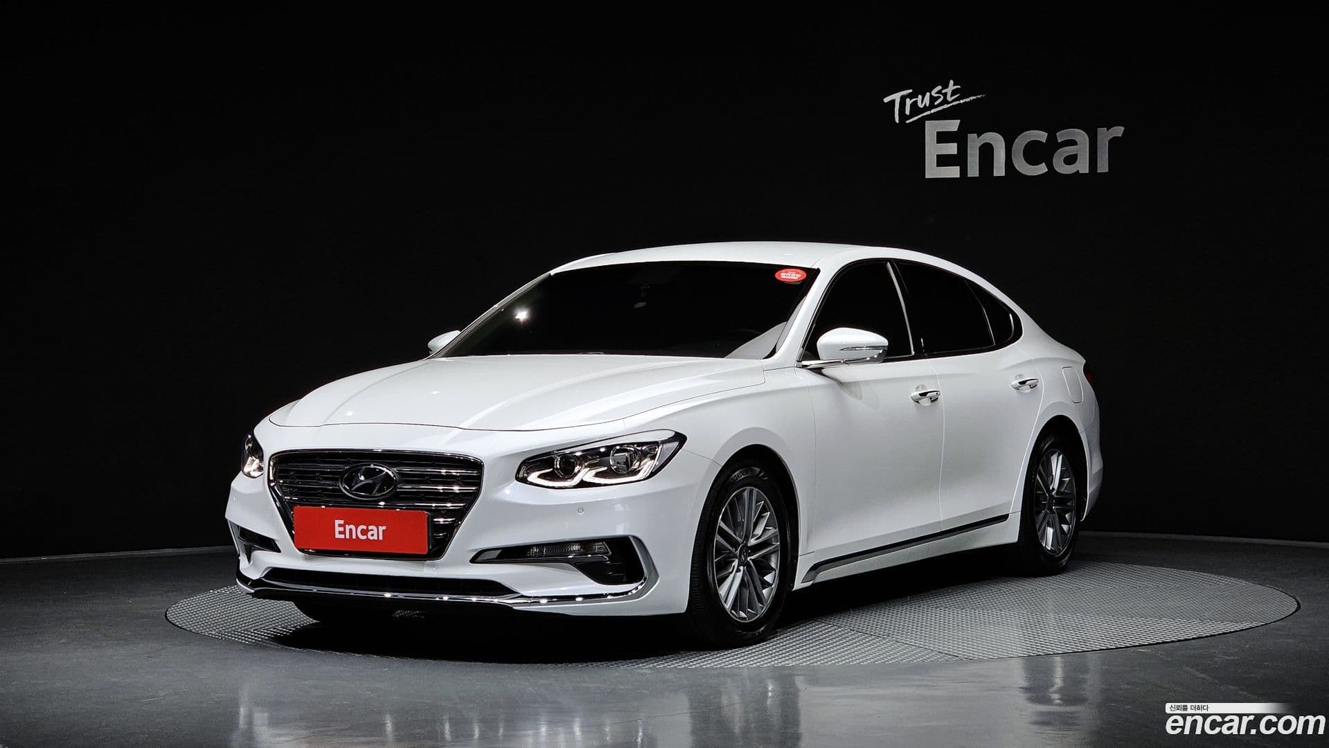 Main__Slider__Photo:Grandeur Hyundai 2018.8-0