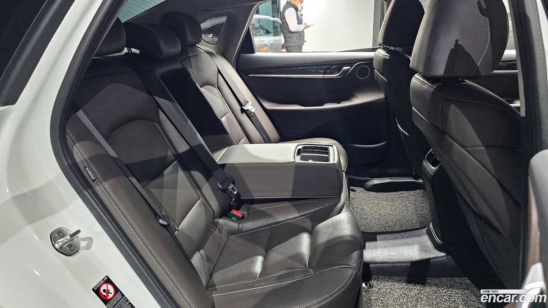 Grandeur Hyundai 2018.8-OPTION-016