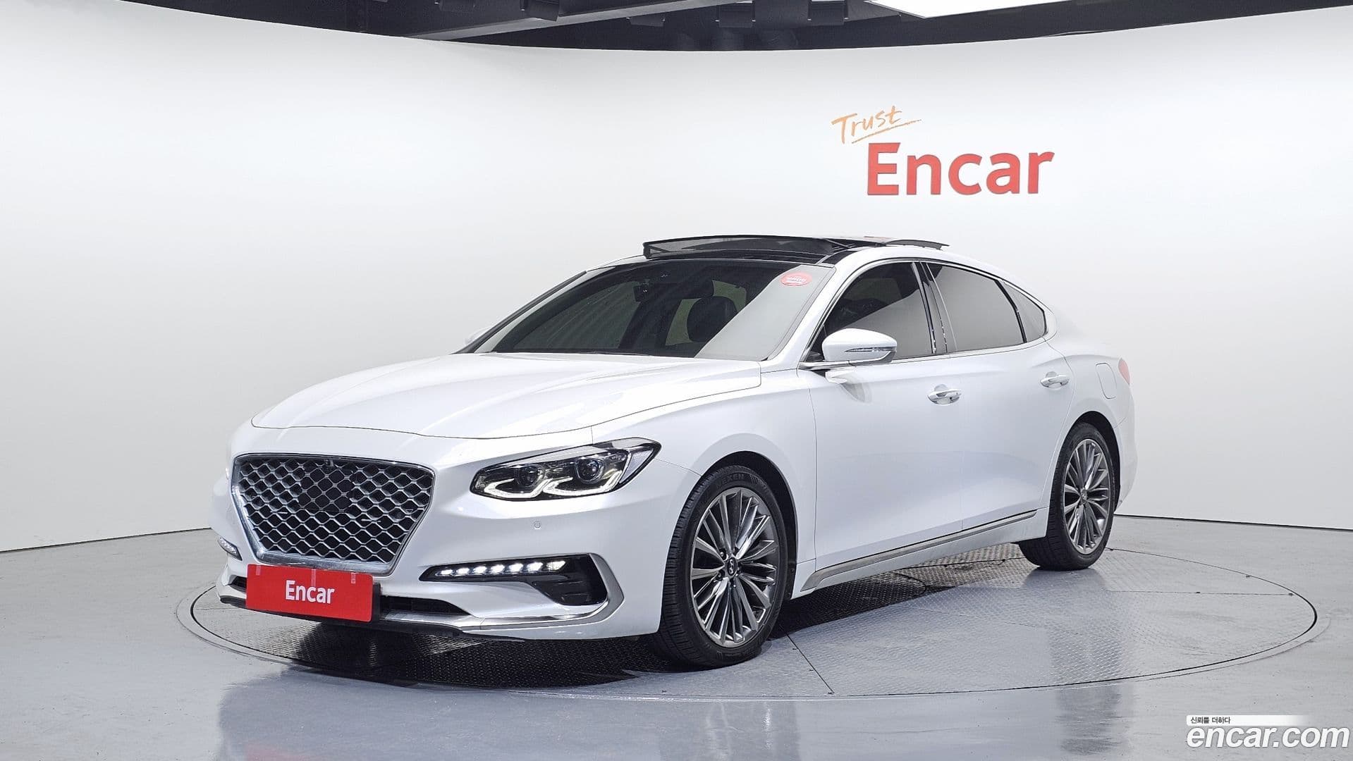 Main__Slider__Photo:Grandeur Hyundai 2017.8-0