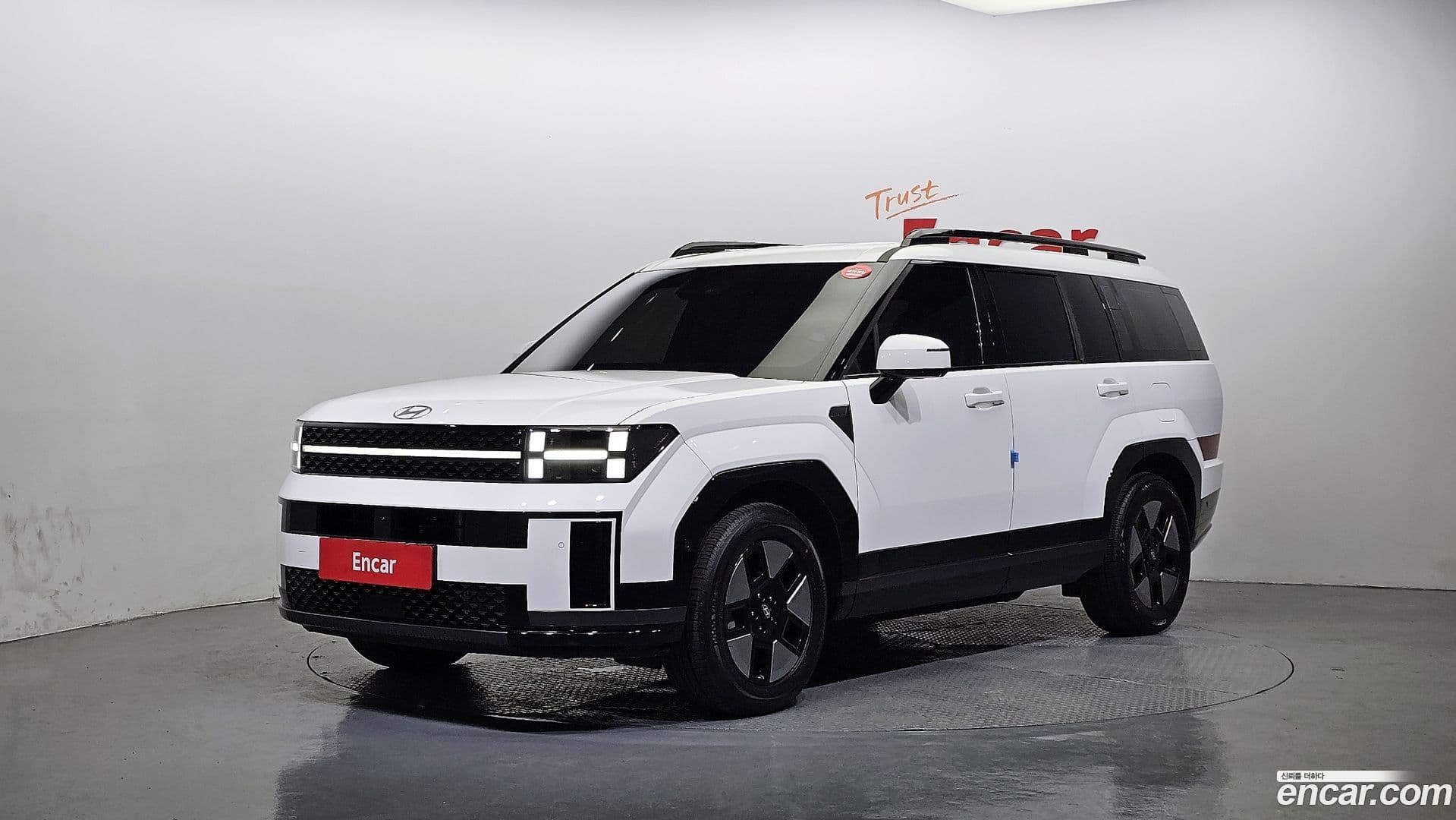 Main__Slider__Photo:Santafe Hyundai 2023.9-0