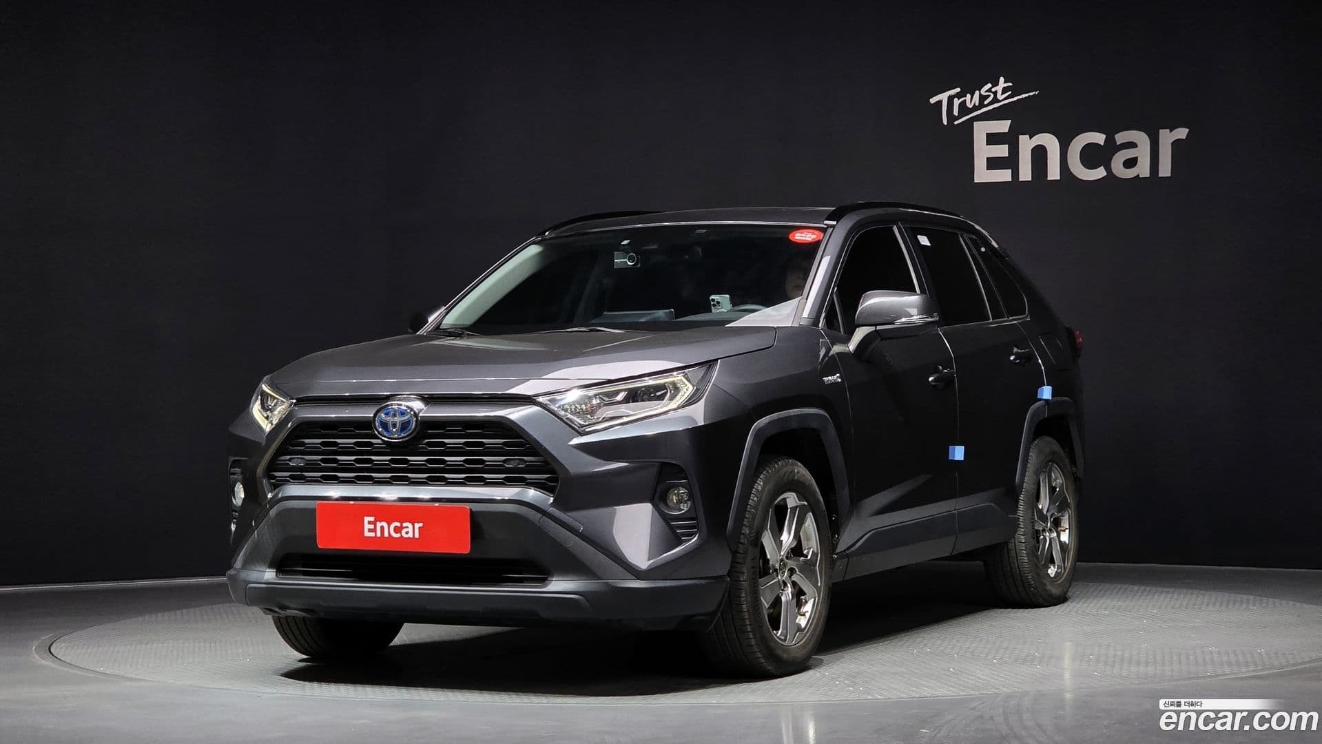 Main__Slider__Photo:RAV4 Toyota 2020.10-0