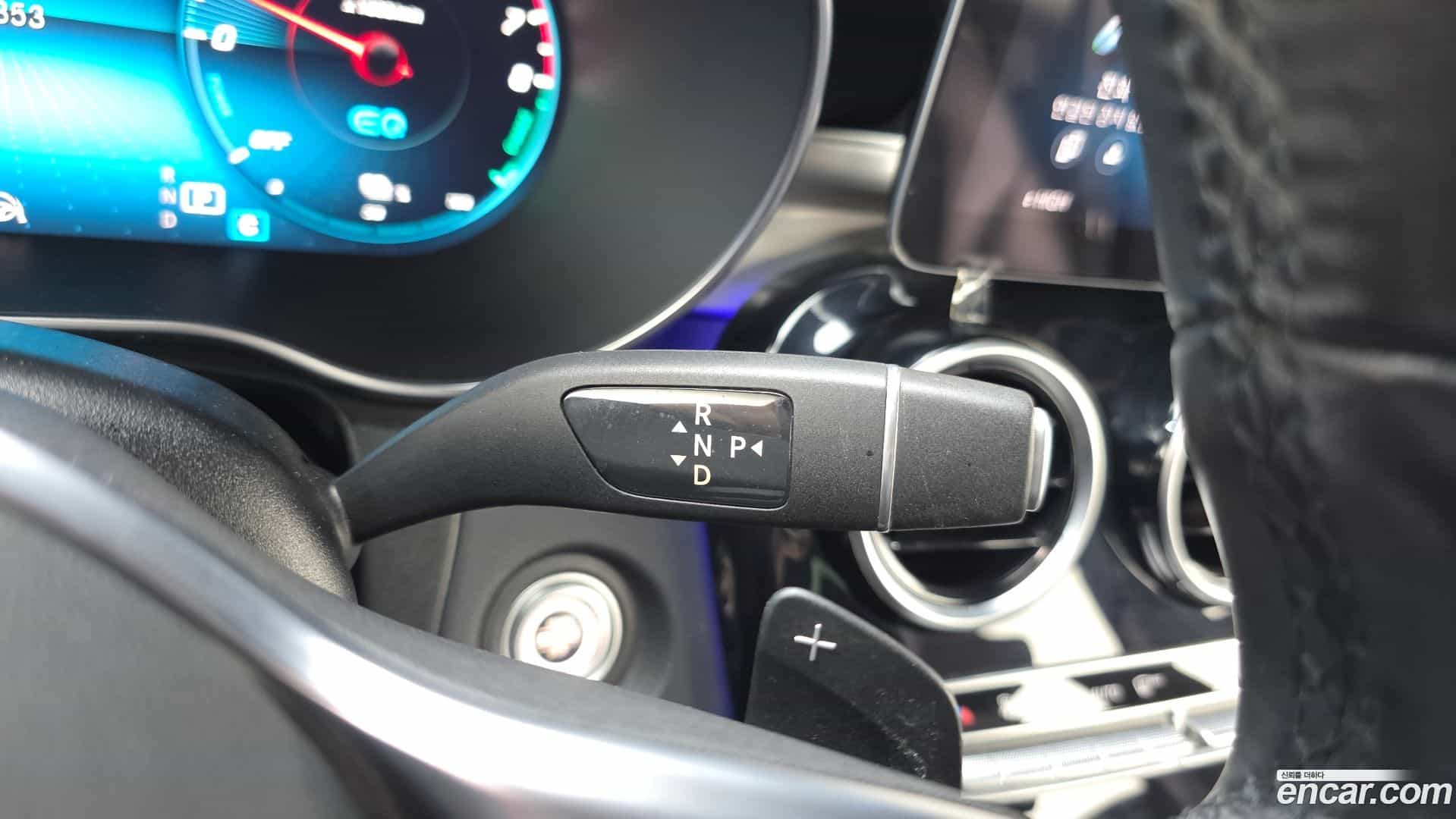 GLC-Class Mercedes-Benz 2021.9-INNER-009