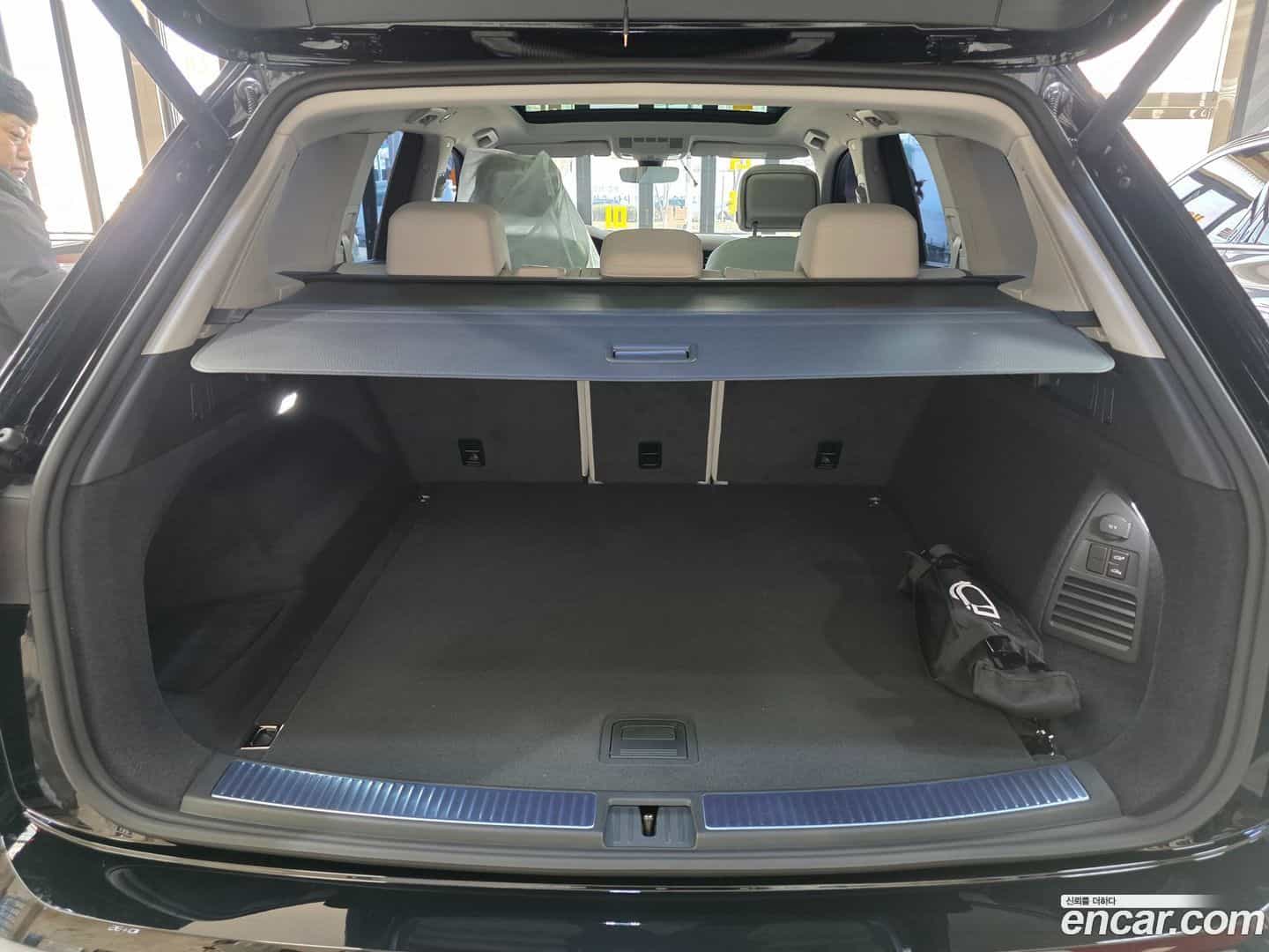 Touareg Volkswagen 2025.11-OPTION-017