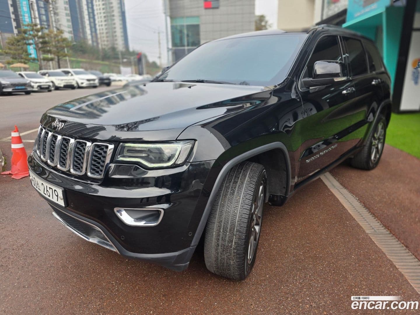 Main__Slider__Photo:Cherokee Jeep 2018.6-0