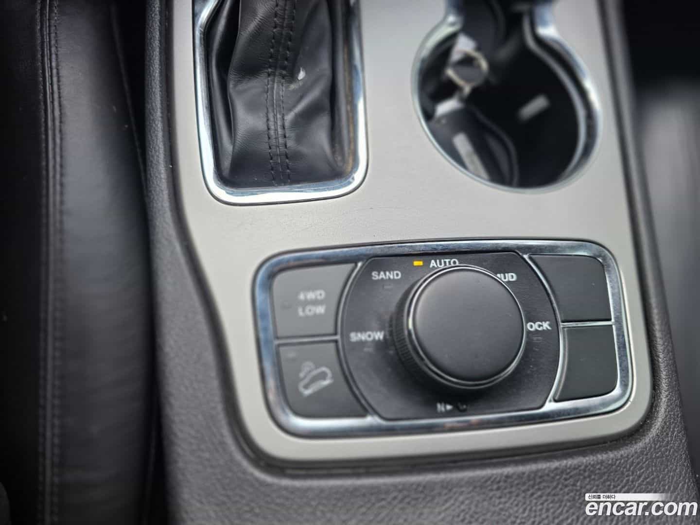 Cherokee Jeep 2018.6-OPTION-016