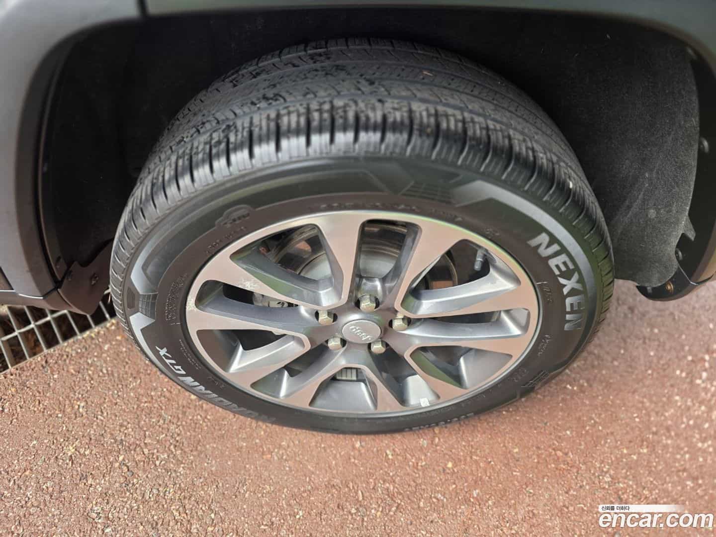 Cherokee Jeep 2018.6-OPTION-024
