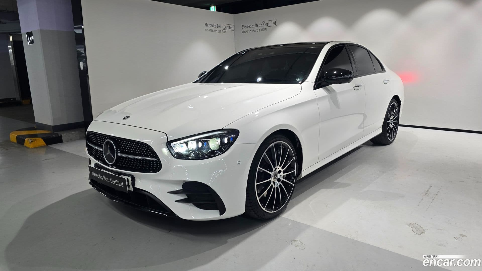 Main__Slider__Photo:E-Class Mercedes-Benz 2023.3-0