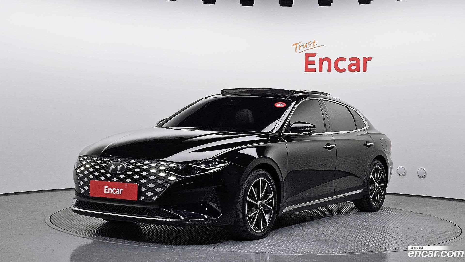 Main__Slider__Photo:Grandeur Hyundai 2022.1-0