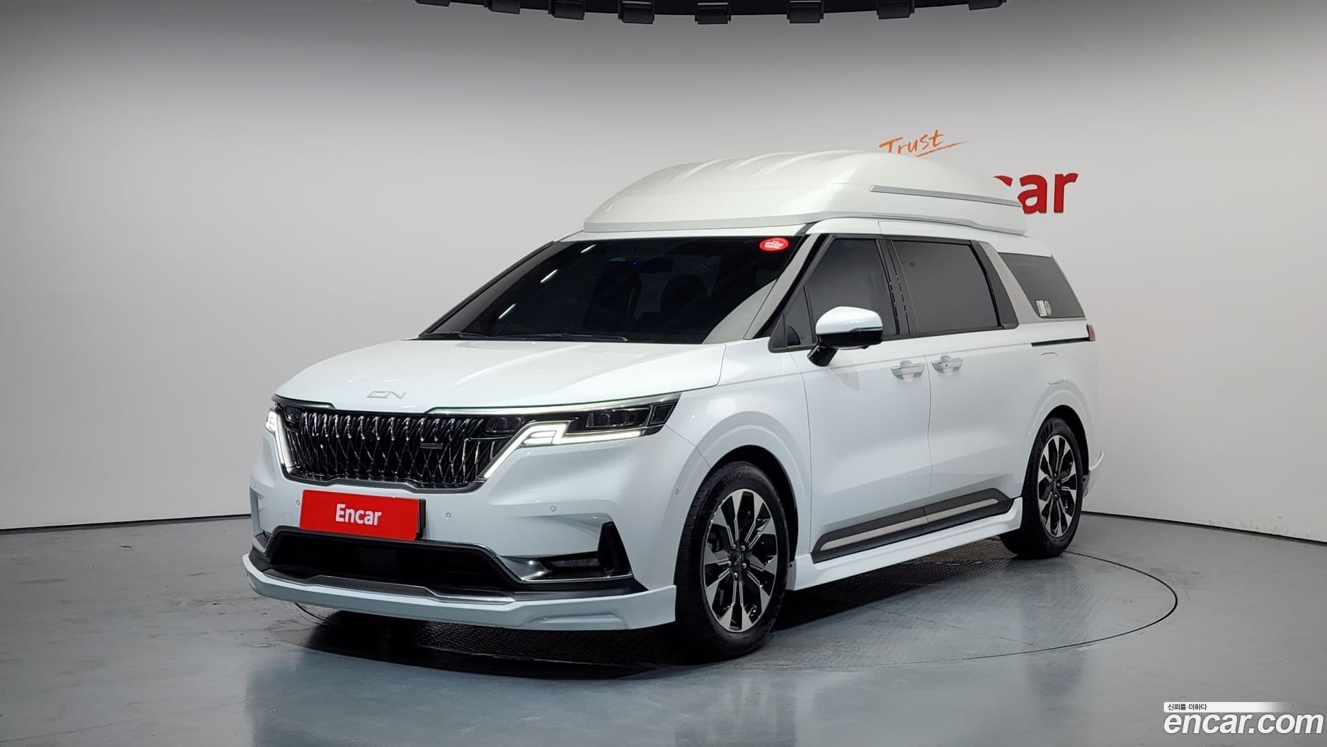 Main__Slider__Photo:Canival Kia 2023.2-0