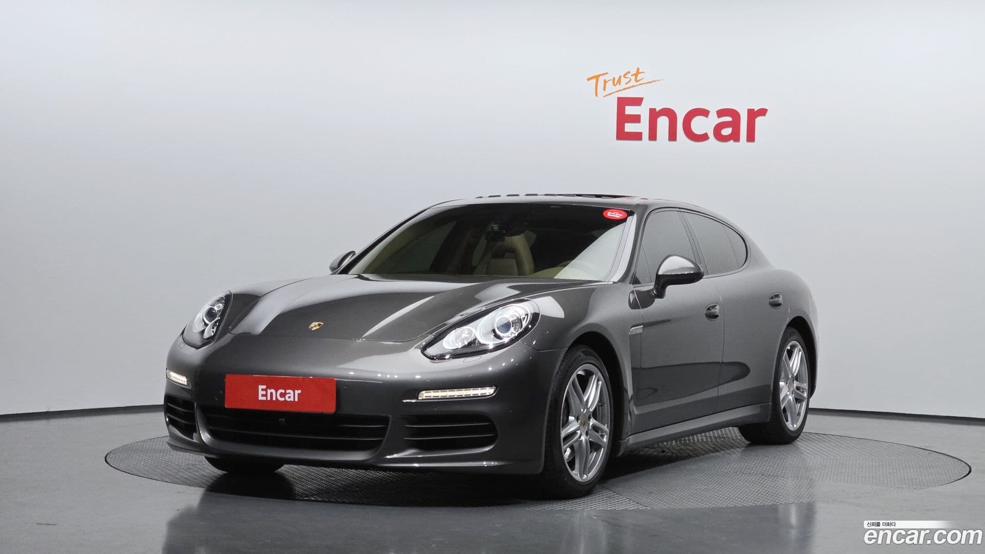 Main__Slider__Photo:Panamera Porsche 2014.6-0