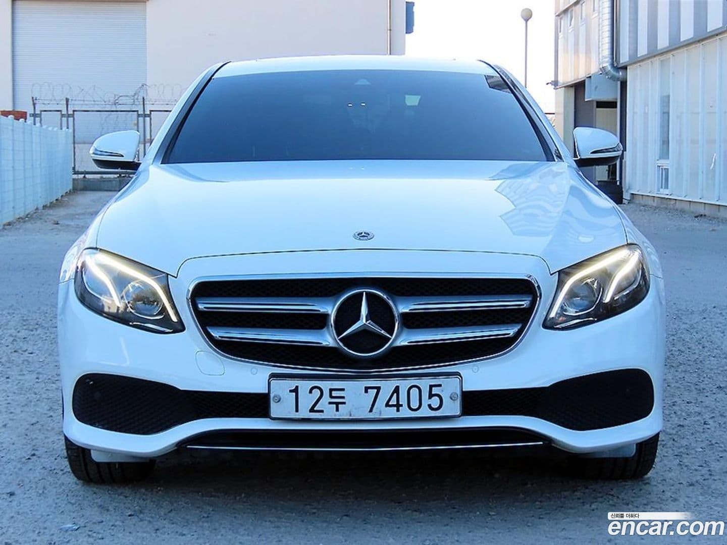 Main__Slider__Photo:E-Class Mercedes-Benz 2018.11-0