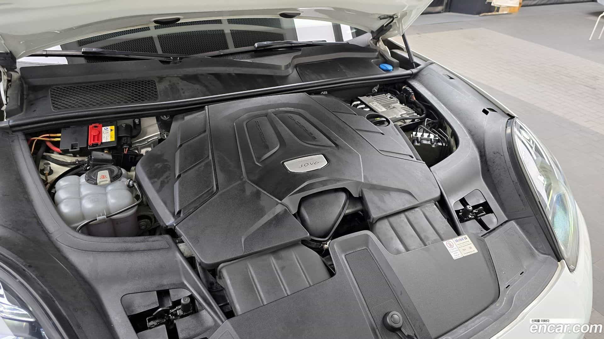 Cayenne Porsche 2019.2-INNER-006