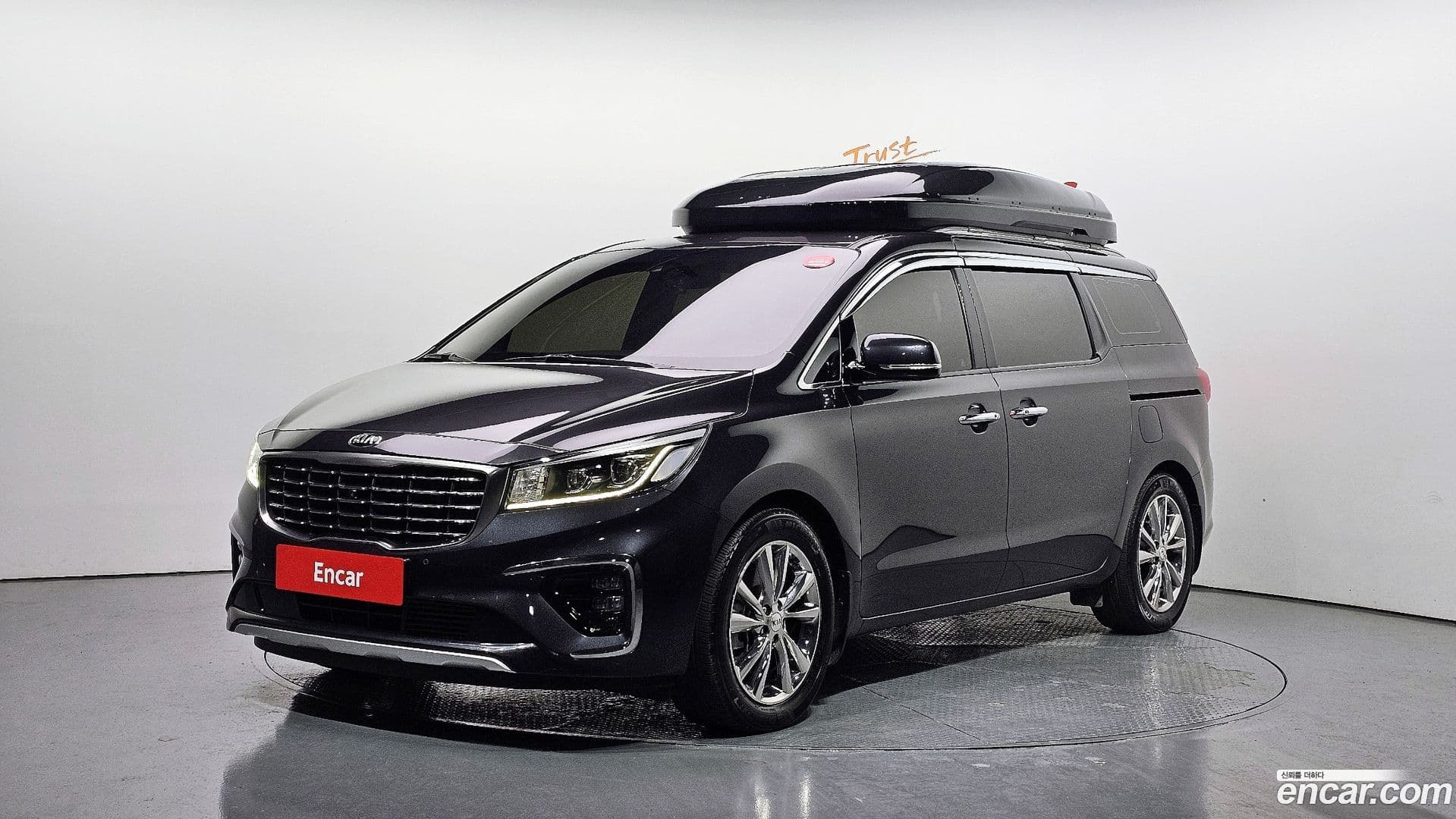 Main__Slider__Photo:Canival Kia 2019.4-0
