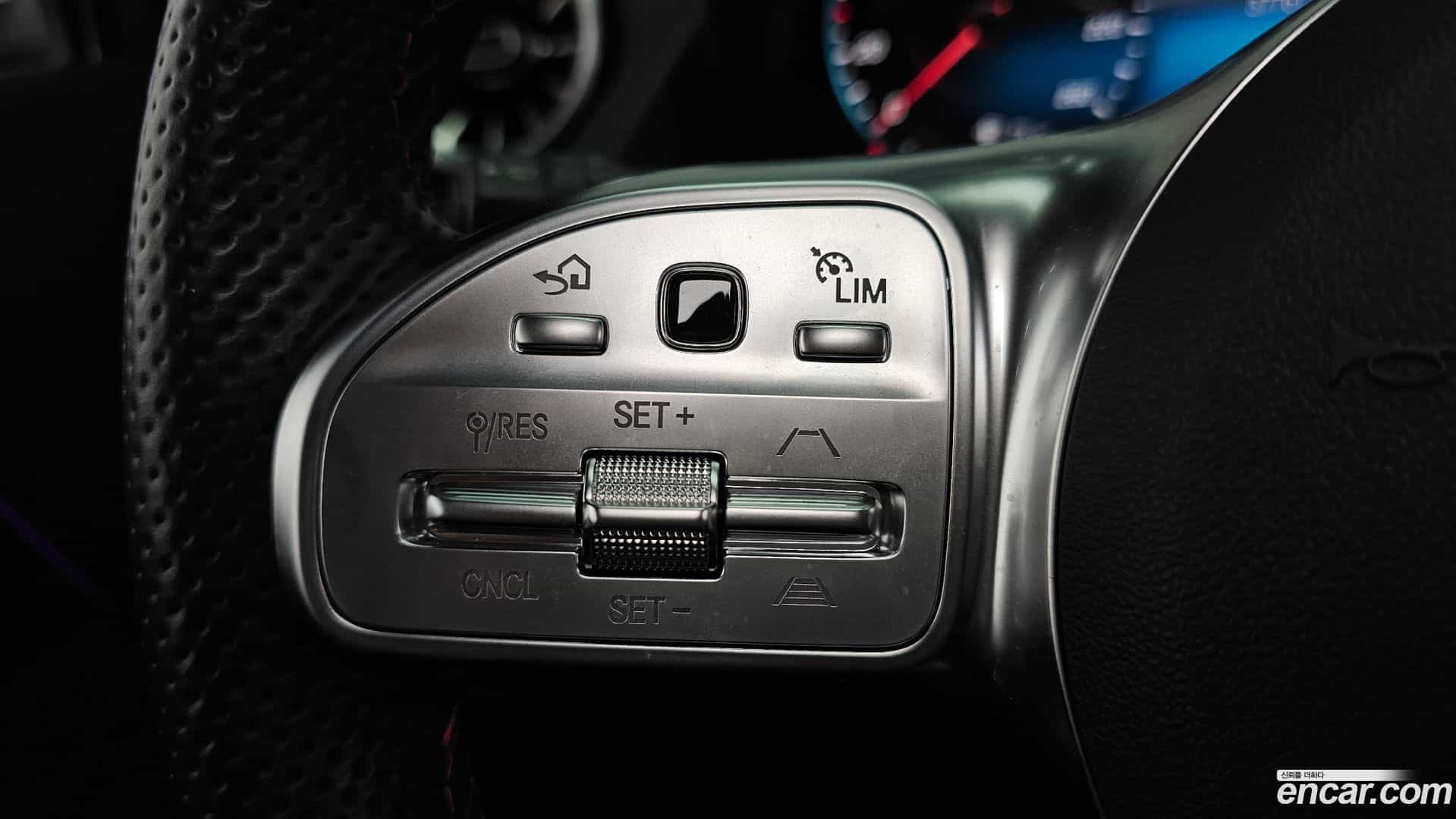 GLA-Class Mercedes-Benz 2022.11-OPTION-020