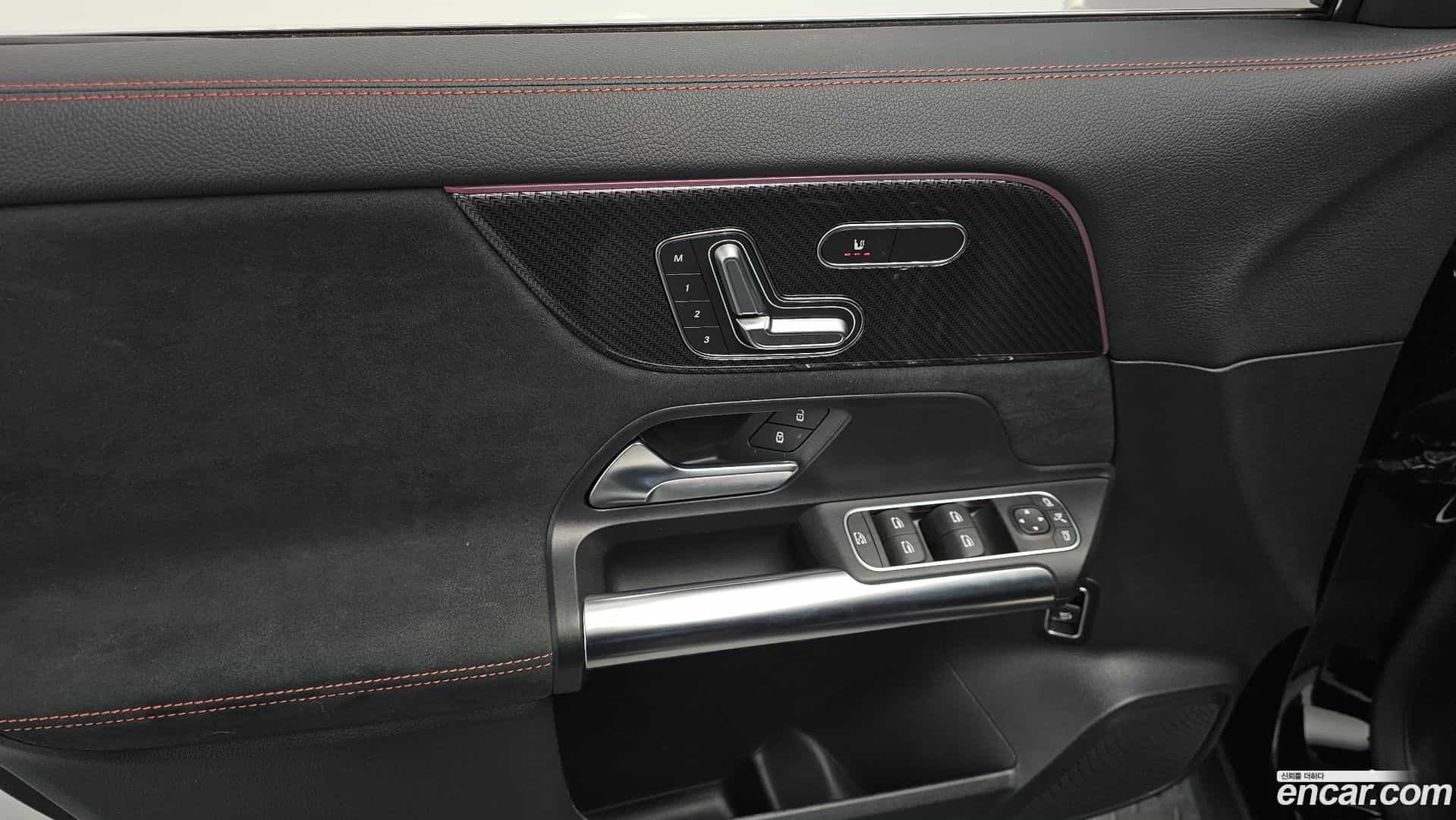 GLA-Class Mercedes-Benz 2022.11-OPTION-021