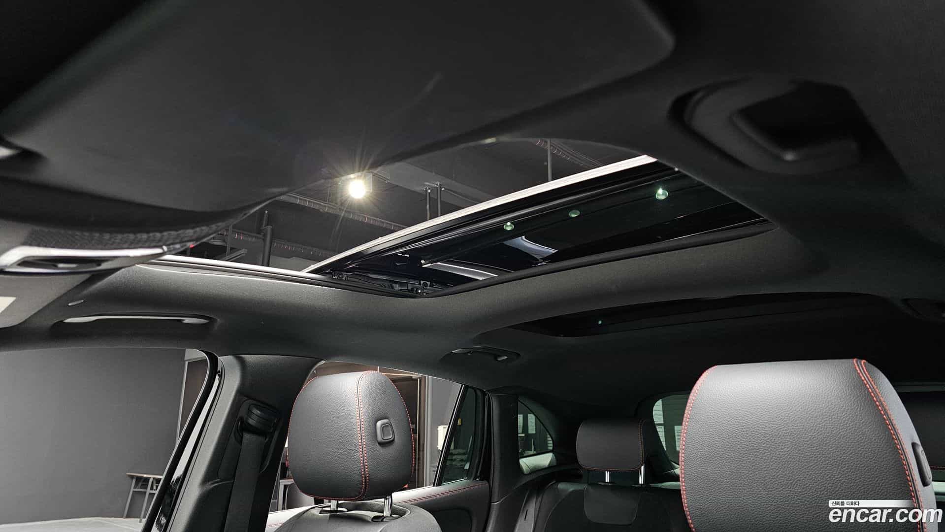 GLA-Class Mercedes-Benz 2022.11-OPTION-023