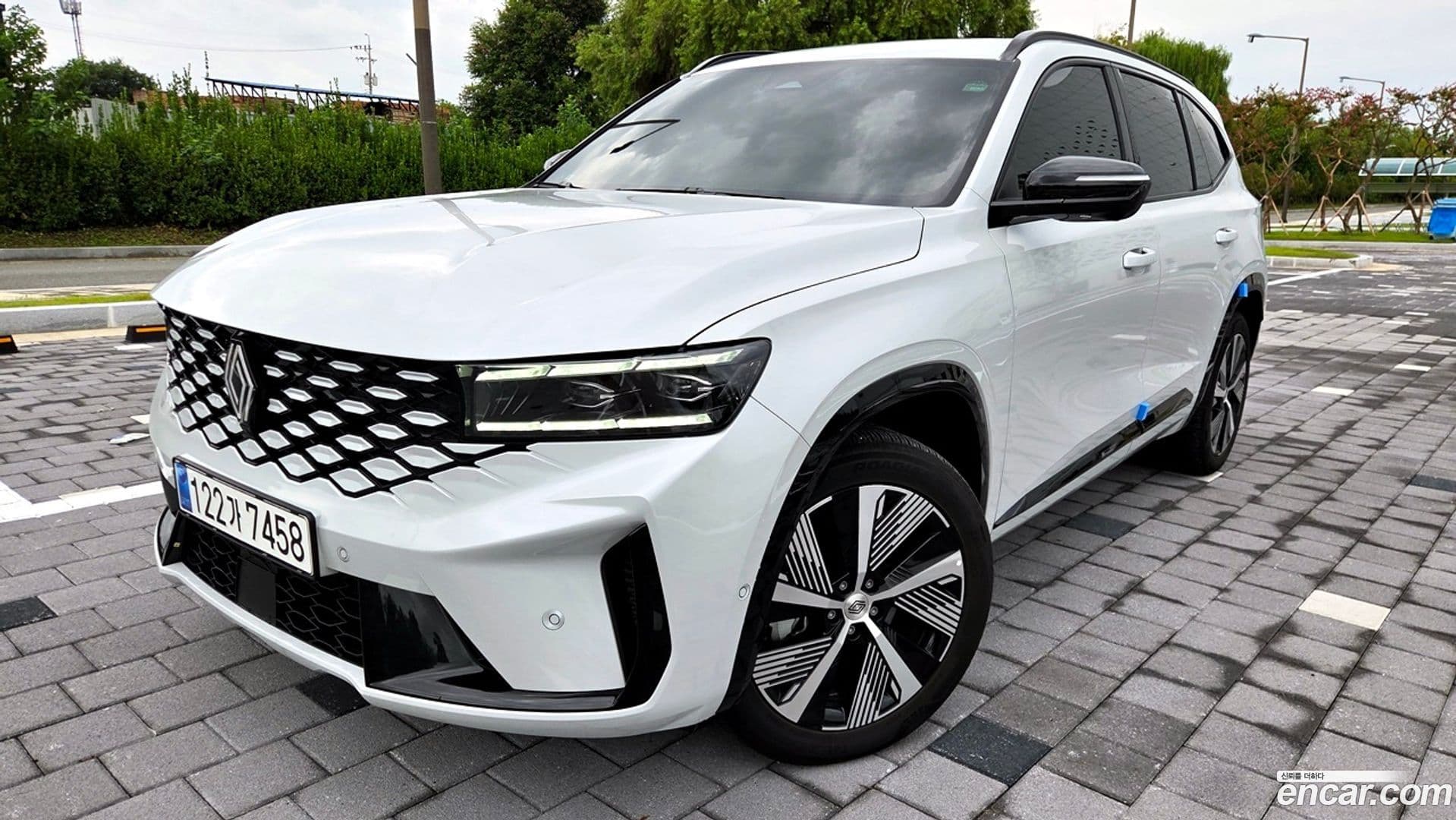 Main__Slider__Photo:Grand Koleos Renault Korea 2024.11-0